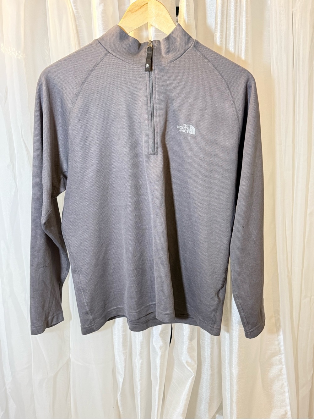 The North Face Men's Gray Quarter Zip Pullover Fleece